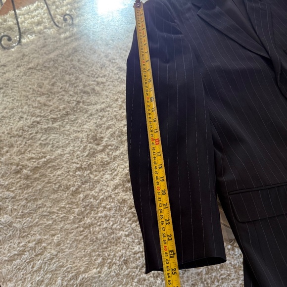 Emmanuel Ungaro 100% Wool Mens Suit Black Pinstripe 46L/38W Business Formal - Picture 16 of 16